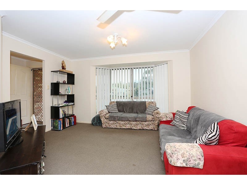 35 Mackerel Street, Sandstone Point QLD 4511