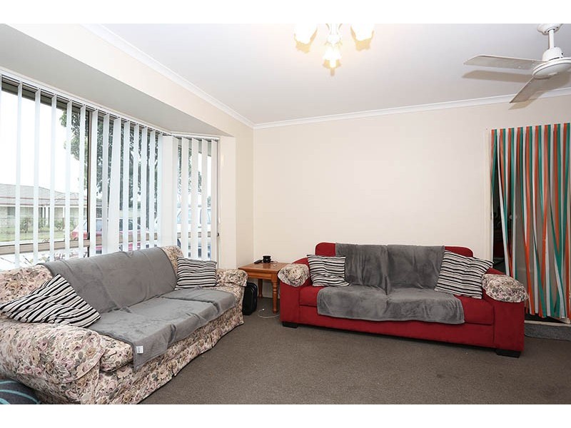 35 Mackerel Street, Sandstone Point QLD 4511