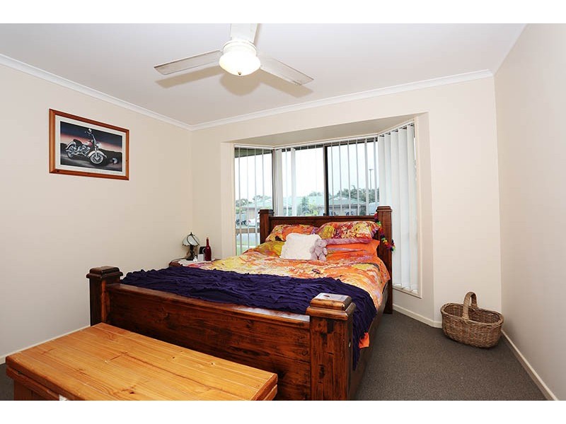 35 Mackerel Street, Sandstone Point QLD 4511