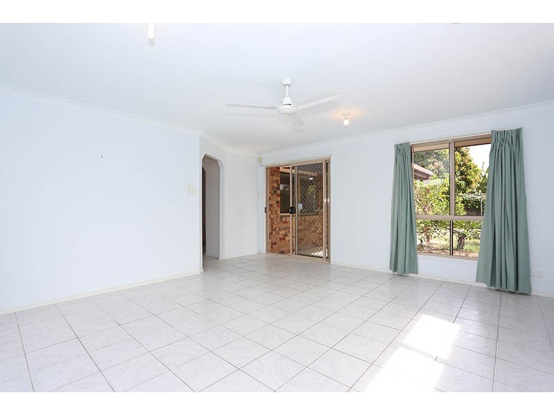 19 Mackerel Street, Sandstone Point QLD 4511