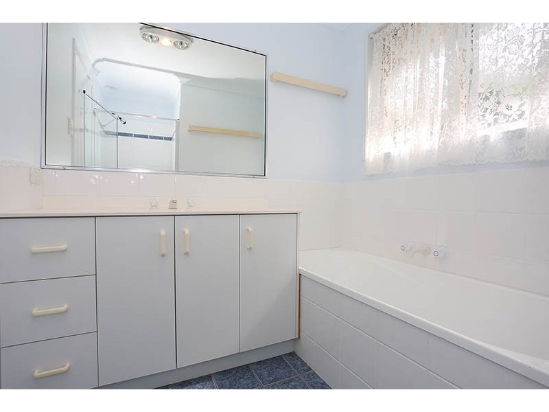 19 Mackerel Street, Sandstone Point QLD 4511