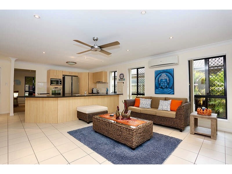 10 Rushcutters Court, Sandstone Point QLD 4511