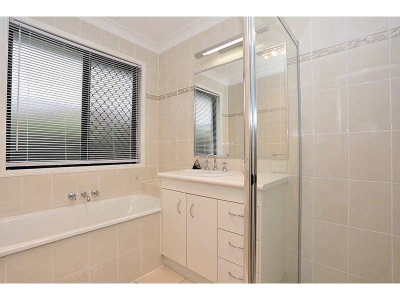 10 Rushcutters Court, Sandstone Point QLD 4511