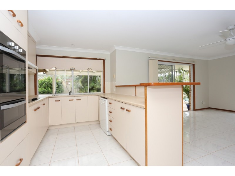 28 Anchor Court, Banksia Beach QLD 4507