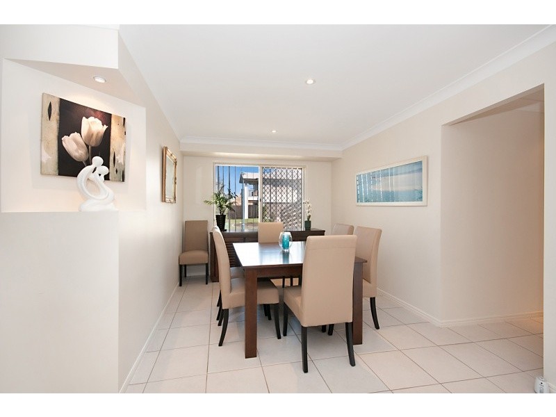 2 Dewdrop Place, Ningi QLD 4511