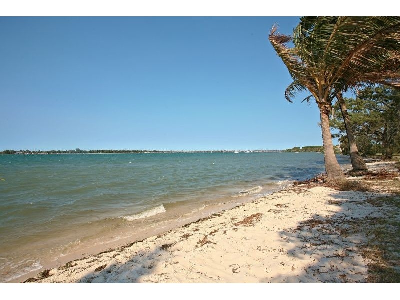 Sandstone Point QLD 4511