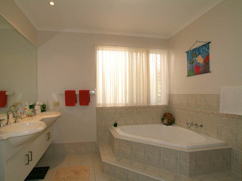 21 Trimaran Court, Banksia Beach QLD 4507