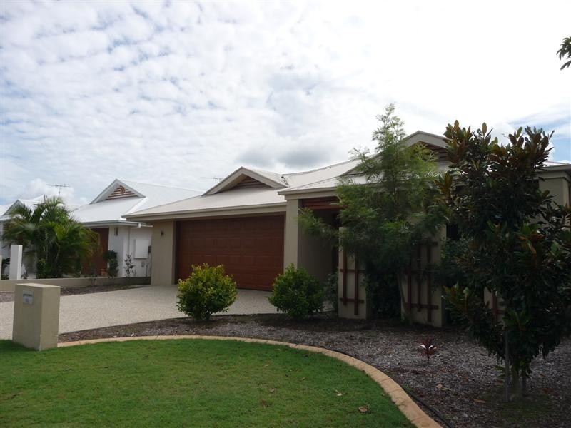 2/80 Kakadu Cirt, Banksia Beach QLD 4507