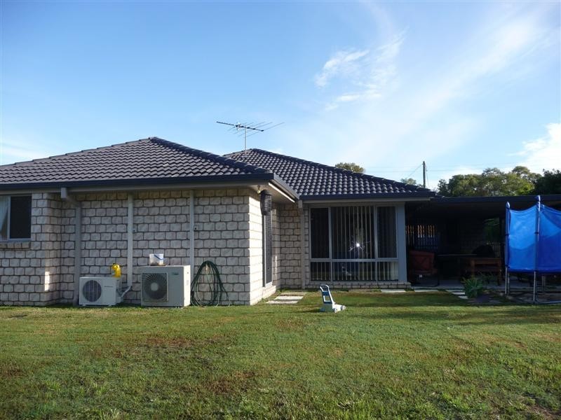 9 Saint Smith Road, Beachmere QLD 4510