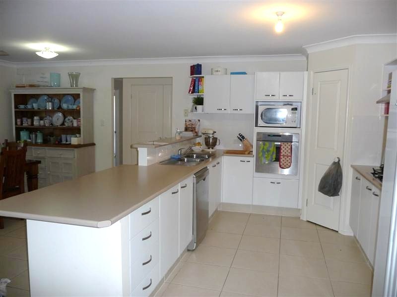 9 Saint Smith Road, Beachmere QLD 4510