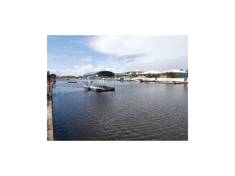 96 Kangaroo Avenue, Bongaree QLD 4507