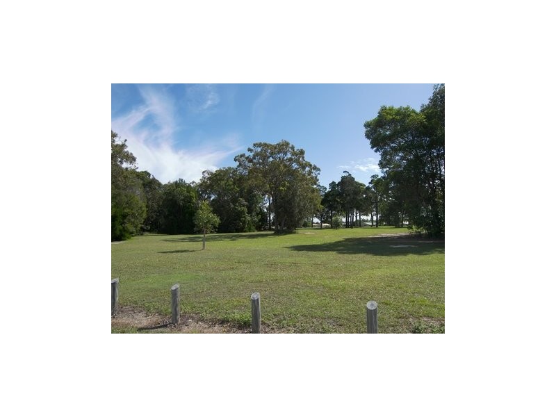 96 Kangaroo Avenue, Bongaree QLD 4507