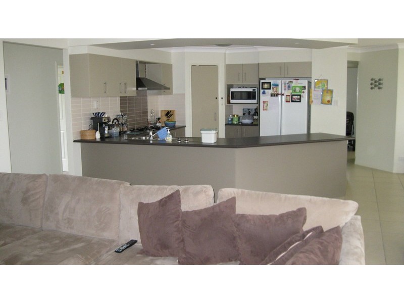 5 Dunwich Court, Sandstone Point QLD 4511