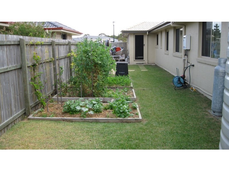 5 Dunwich Court, Sandstone Point QLD 4511