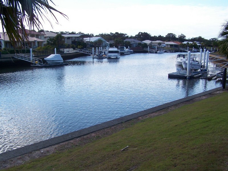 18 Raptor Pde, Banksia Beach QLD 4507