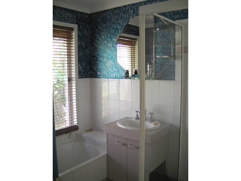 24 Anchor Court, Banksia Beach QLD 4507