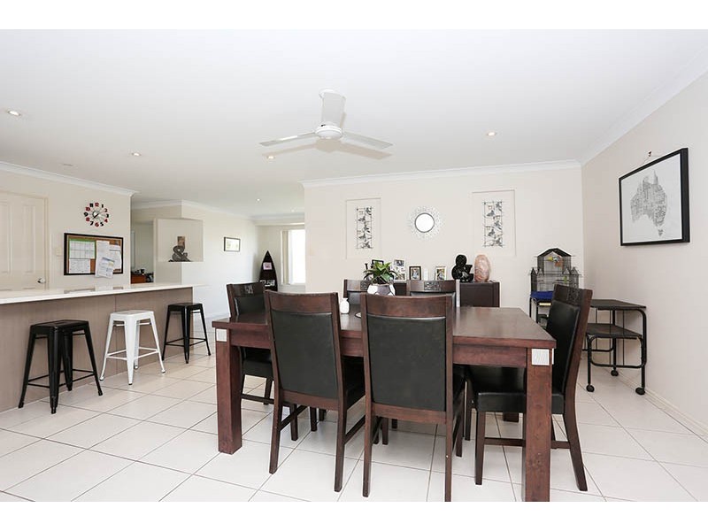 2 Dewdrop Place, Ningi QLD 4511