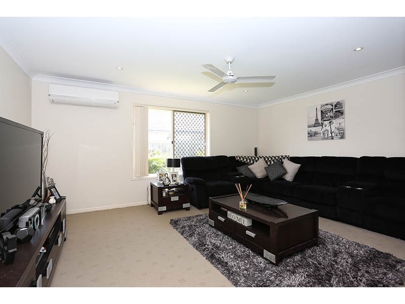 2 Dewdrop Place, Ningi QLD 4511