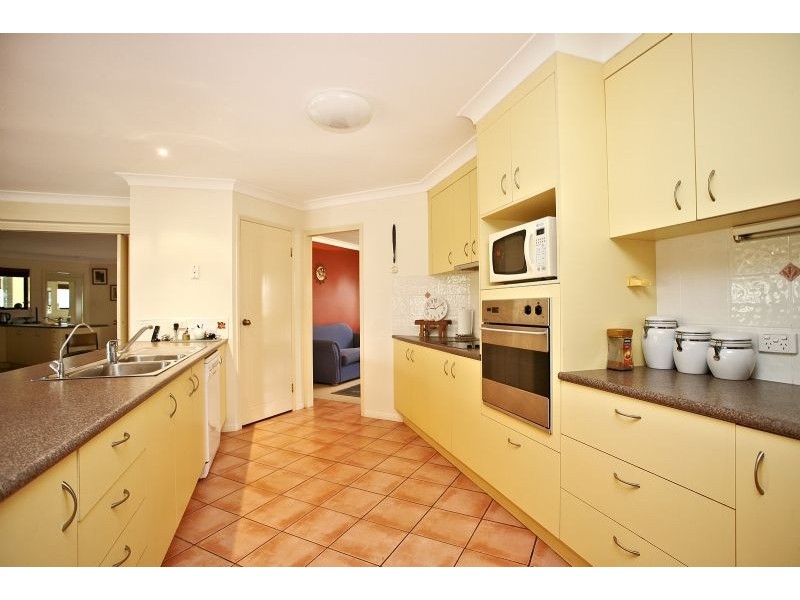 9 Sunbrite Court, Sandstone Point QLD 4511