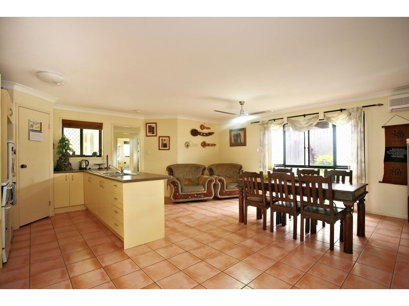 9 Sunbrite Court, Sandstone Point QLD 4511