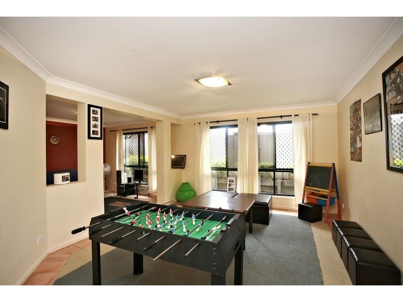9 Sunbrite Court, Sandstone Point QLD 4511
