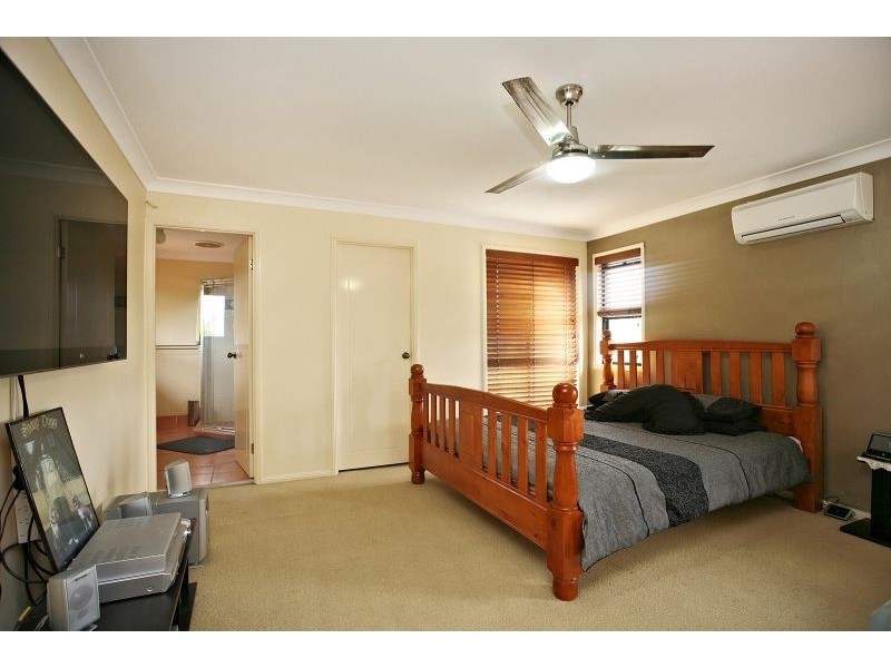 9 Sunbrite Court, Sandstone Point QLD 4511