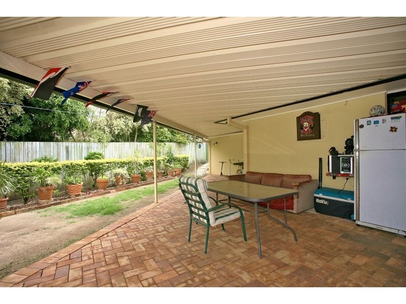 9 Sunbrite Court, Sandstone Point QLD 4511