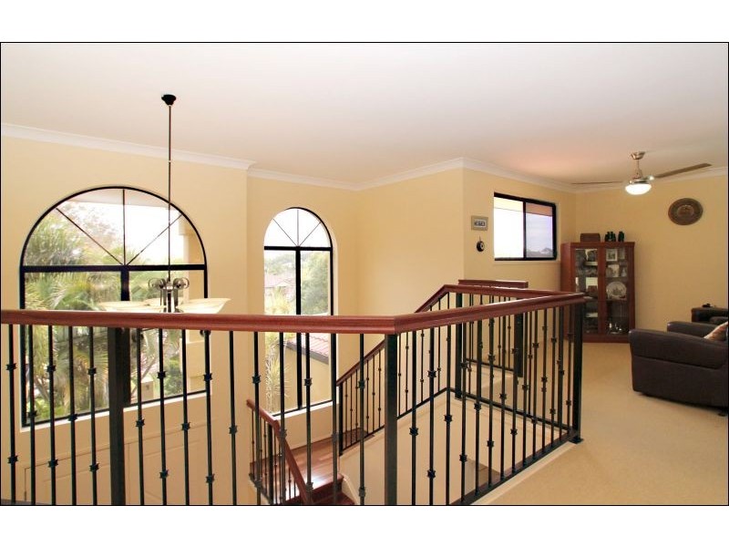 9 Sunbrite Court, Sandstone Point QLD 4511