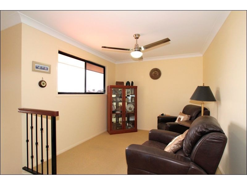 9 Sunbrite Court, Sandstone Point QLD 4511