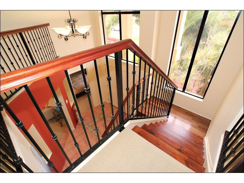 9 Sunbrite Court, Sandstone Point QLD 4511