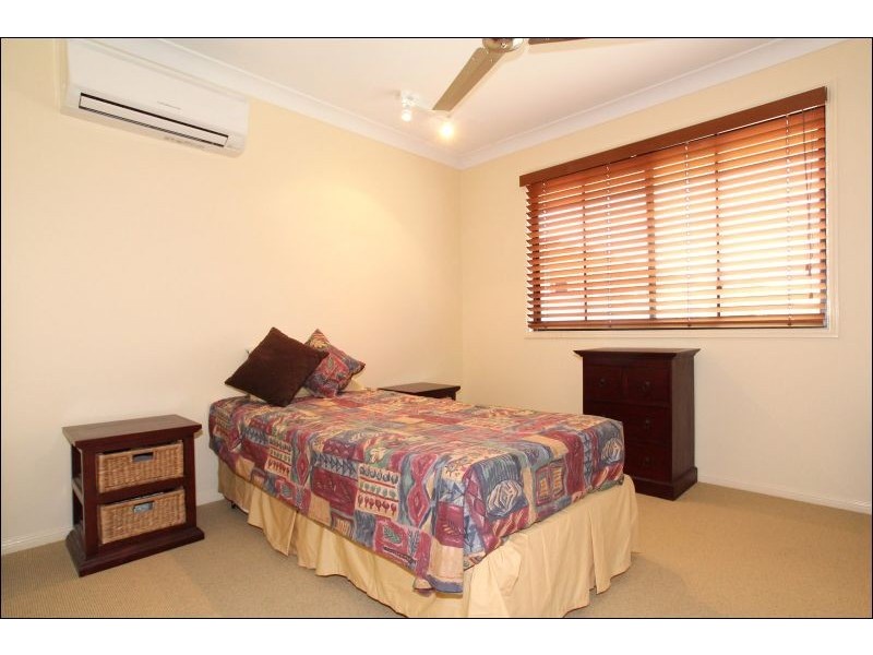 9 Sunbrite Court, Sandstone Point QLD 4511