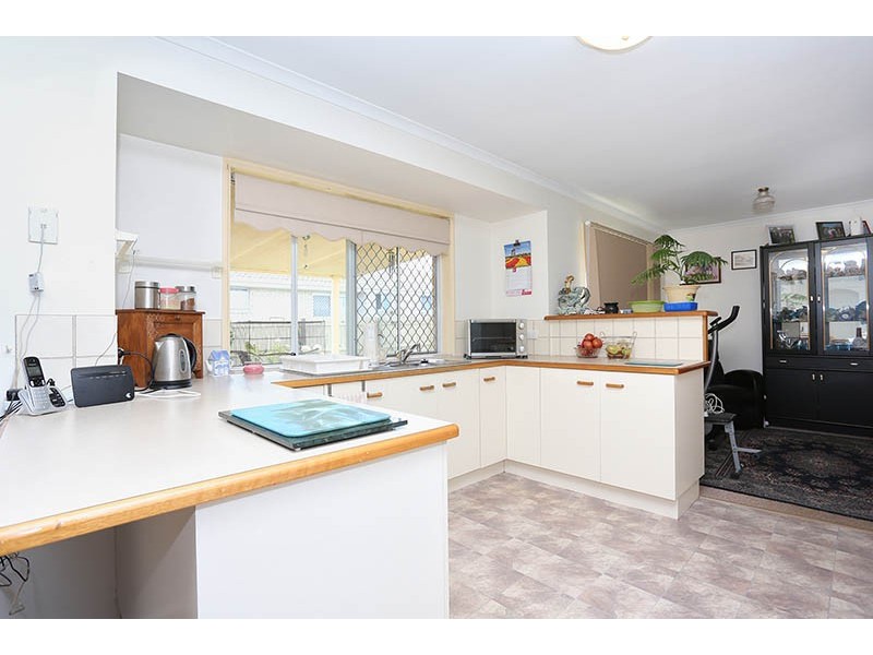 14 Trent Court, Sandstone Point QLD 4511