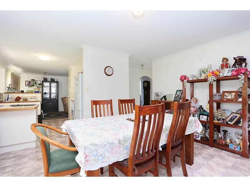 14 Trent Court, Sandstone Point QLD 4511