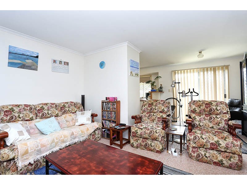 14 Trent Court, Sandstone Point QLD 4511