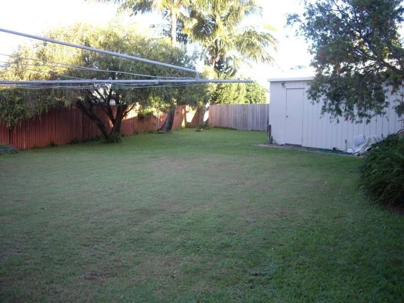 12 Carter Court, Sandstone Point QLD 4511