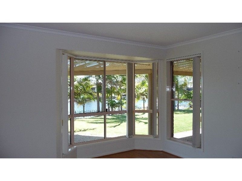 28 Topsail Circuit, Banksia Beach QLD 4507