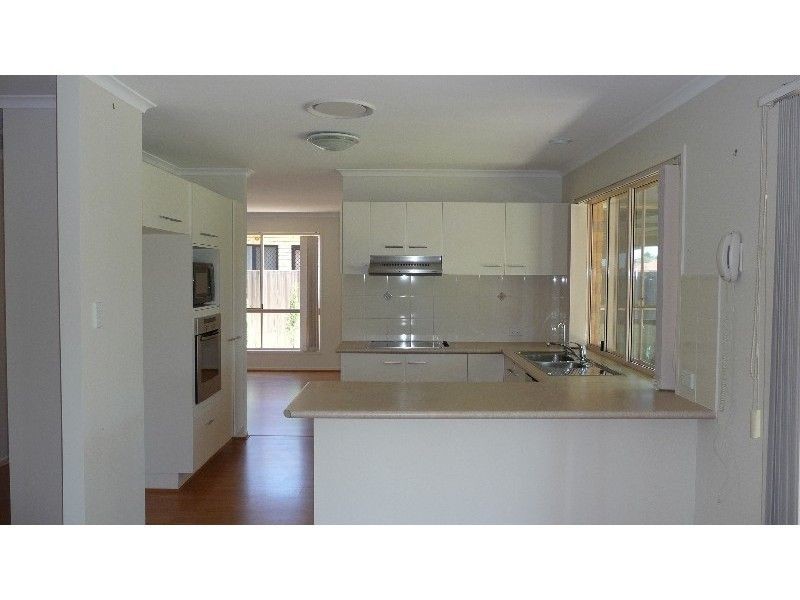 28 Topsail Circuit, Banksia Beach QLD 4507