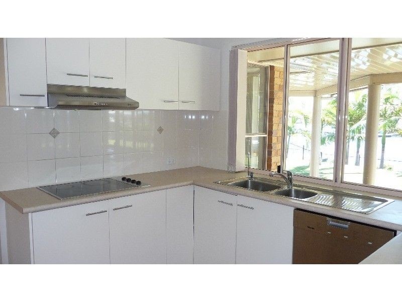 28 Topsail Circuit, Banksia Beach QLD 4507