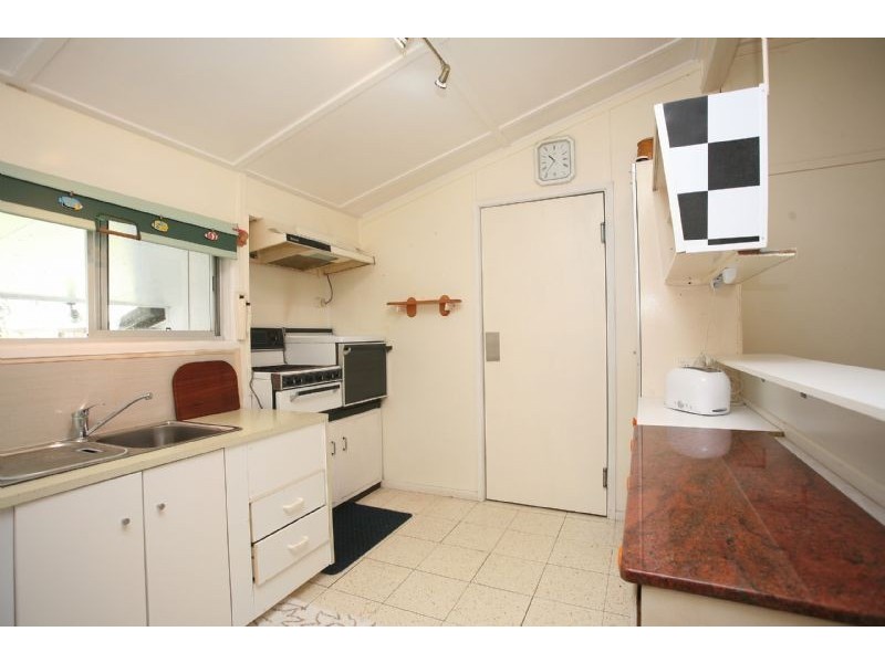 20 First Avenue, Bongaree QLD 4507