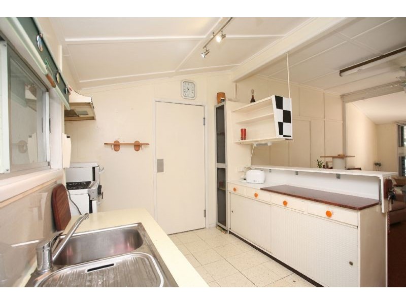 20 First Avenue, Bongaree QLD 4507