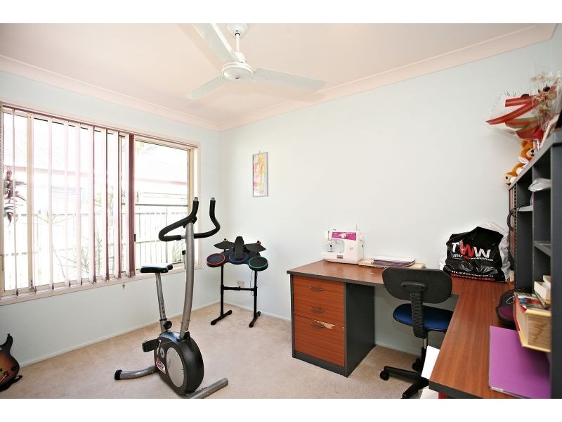 1/11  Pentas Drive, Bongaree QLD 4507