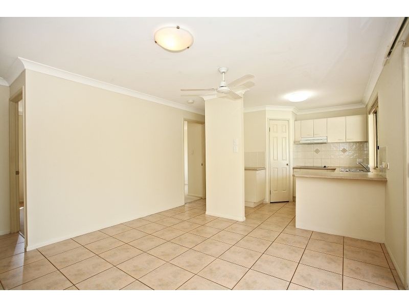 8 Smout Court, Sandstone Point QLD 4511