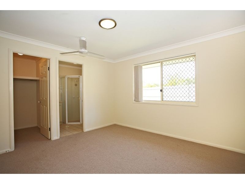 8 Smout Court, Sandstone Point QLD 4511