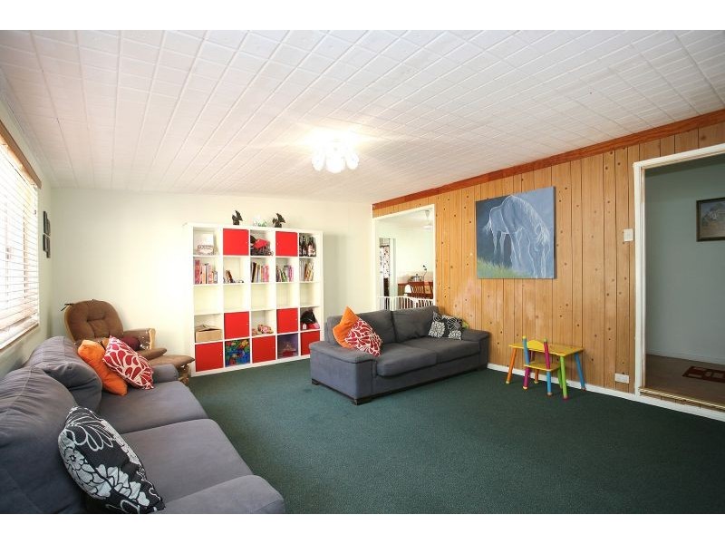 23 Kalmakuta Drive, Sandstone Point QLD 4511