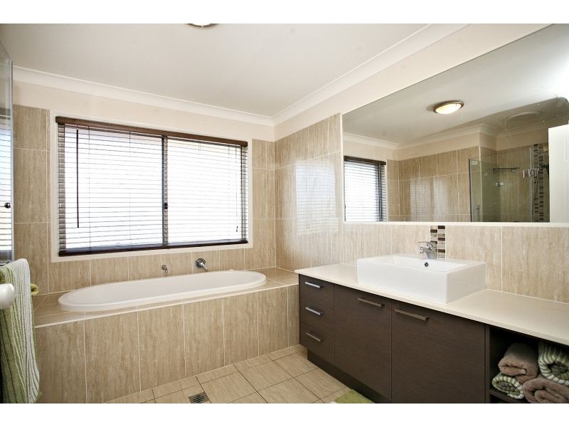 2 Skysail Court, Banksia Beach QLD 4507