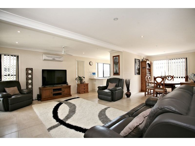 23 Sandheath Place, Ningi QLD 4511