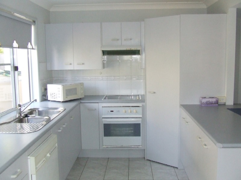 Sandstone Point QLD 4511