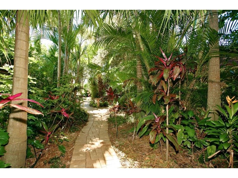 6 Sixth Avenue, Woorim QLD 4507