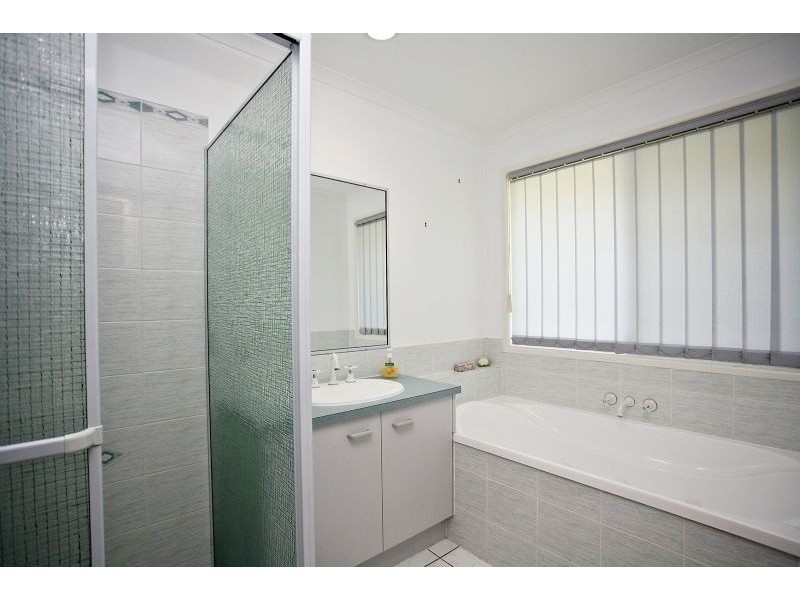 6 Sixth Avenue, Woorim QLD 4507