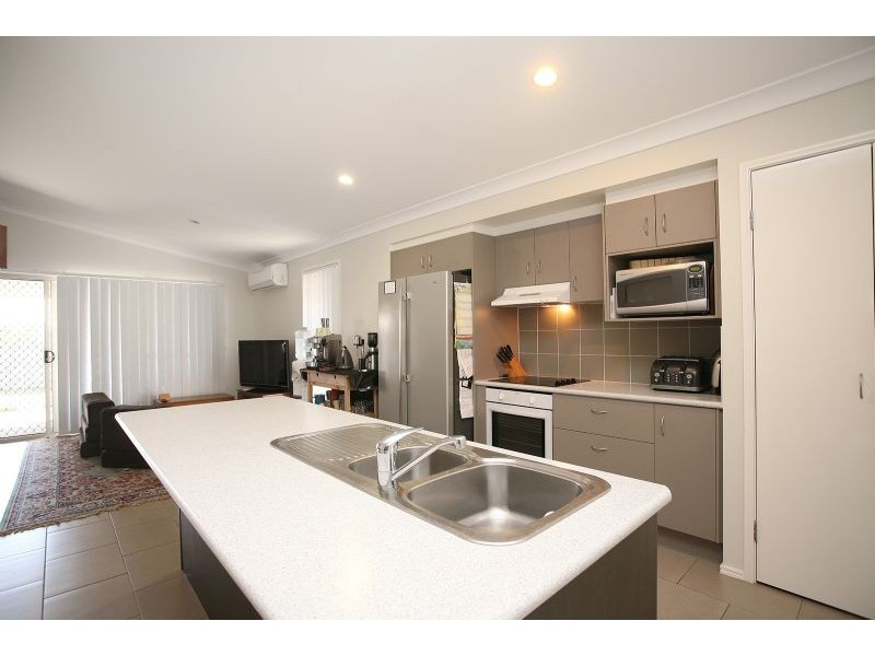 6 Treefrog Place, Ningi QLD 4511